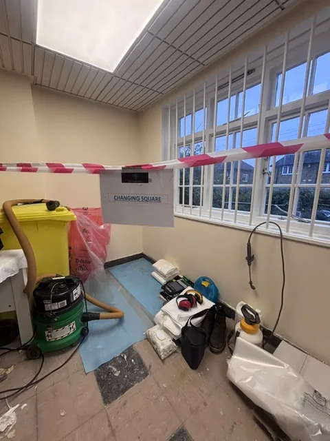 Asbestos floor tile and bitumen removal in Moorgate